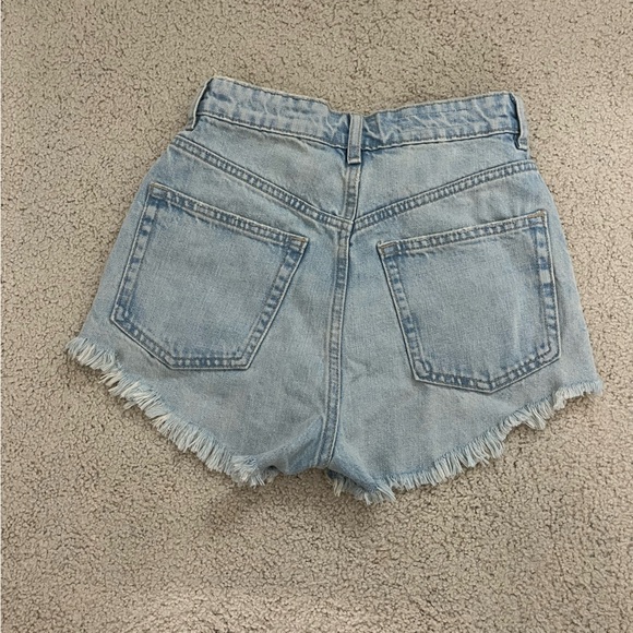 zara denim shorts - Picture 3 of 4